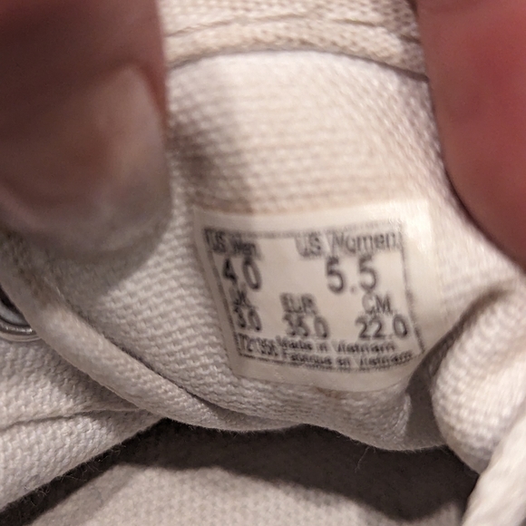 Vans - Picture 2 of 5